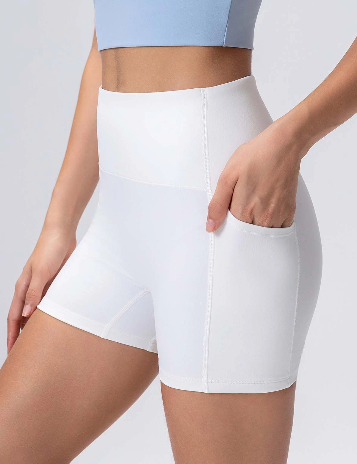 M Booty Lift Airy Fitted Short